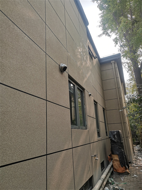 海淀區西三旗別墅水包砂仿石漆案例